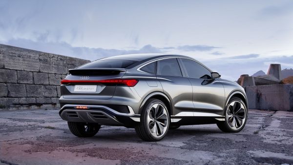 أودي تقدم طراز الكوبيه التجريبي من سيارة Q4 e-tron
