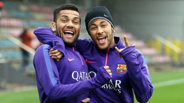 صورة أرشيفية لنيمار وألفيش