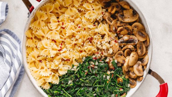 معكرونة بارميزان بالفطر