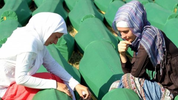 مذبحة سربرنيتسا إبادة شهدتها البوسنة والهرسك في يوليو 1995