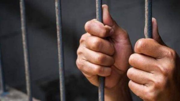   انتشارا أمنيا مكثفا لتطويق تحركاتهم، وإلقاء القبض عليهم قبل فرارهم خارج بلدات المحافظة.