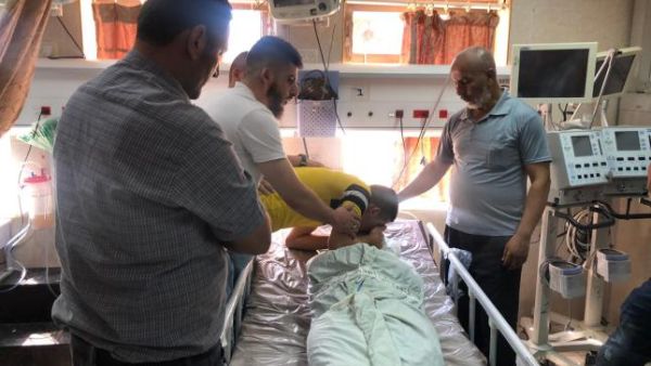 وكانت قوات الاحتلال اقتحمت حي الجابريات وداهمت منزل الأسير المحرر خالد سليمان ابو حسن