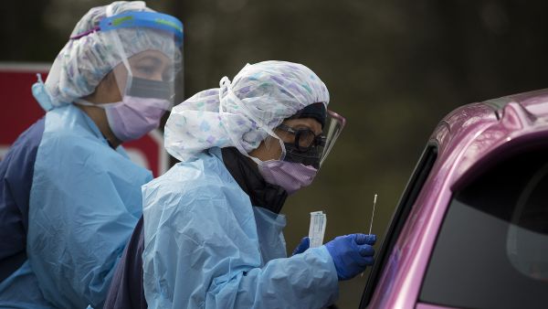 فرضت السلطات حظر تجول ليليا منذ مساء الأحد في ملبورن