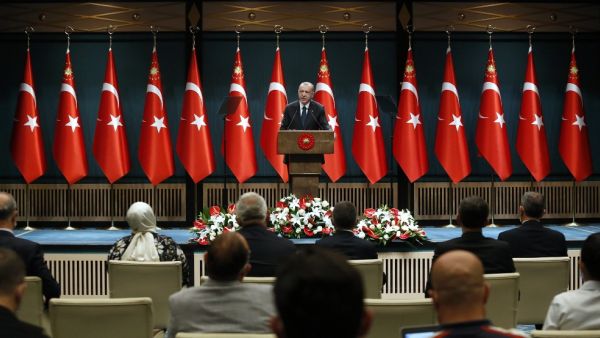 Turkish President Recep Tayyip Erdogan (C) holds a press conference following the weekly cabinet meeting at the Presidential Complex in Ankara on August 24, 2020. Adem ALTAN / AFP
