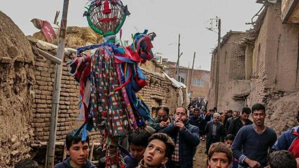 Rainmaking ritual with Chomcheh Galin doll (tehrantimes)