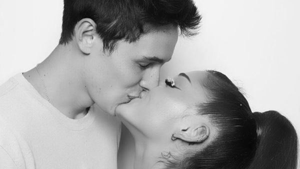 Ariana Grande with her boyfriend (Twitter)