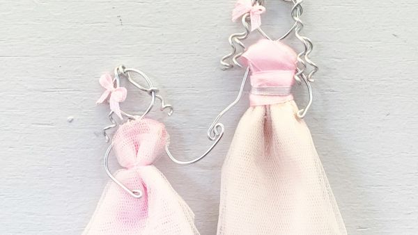 Esraa Eskobi’s jewelry (Twitter)