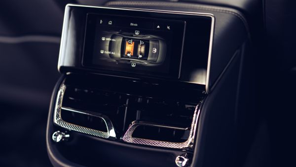 The New Flying Spur in Detail: Touch Screen Remote Brings Luxury to Your Fingertips
