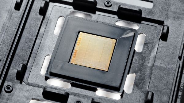 أي بي أم تكشف عن الجيل الجديد من وحدات المعالجة المركزية  IBM POWER10