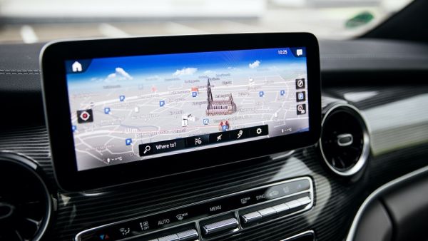 Mercedes-Benz V-Class: Now More Innovative With MBUX