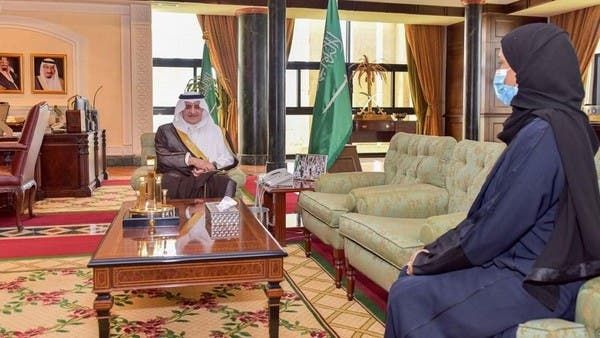 Dr. Khulood Mohammed al-Khamis(L) (Twitter)