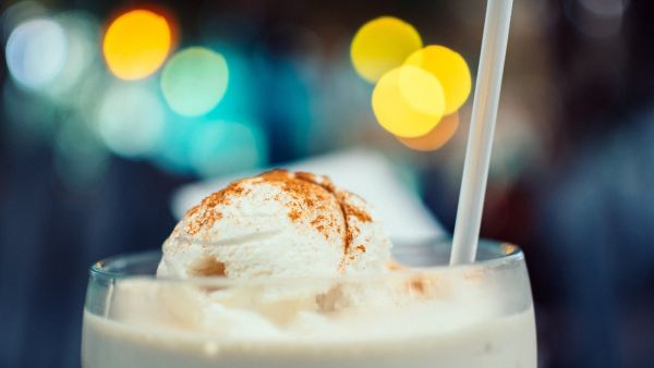 أسهل طريقة لصنع الكريمة المخفوقة