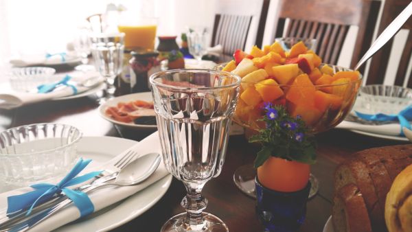 سلطة الفواكه الاستوائية بالآيس كريم