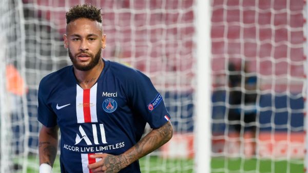  The Brazilian has long been linked with a return to Barcelona, but has no intention of walking out on the French champions this summer (Photo: AFP)