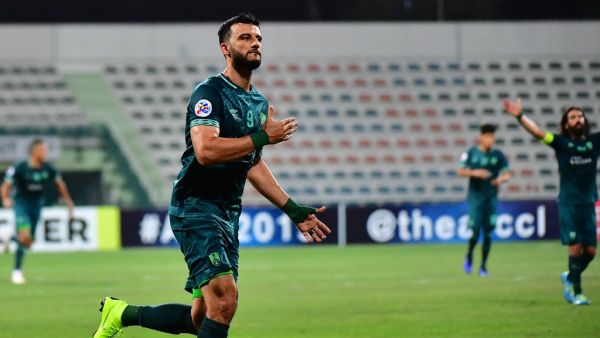 Football star Omar Al Somah joins initiative to welcome back Saudi football season (Photo: AFP)