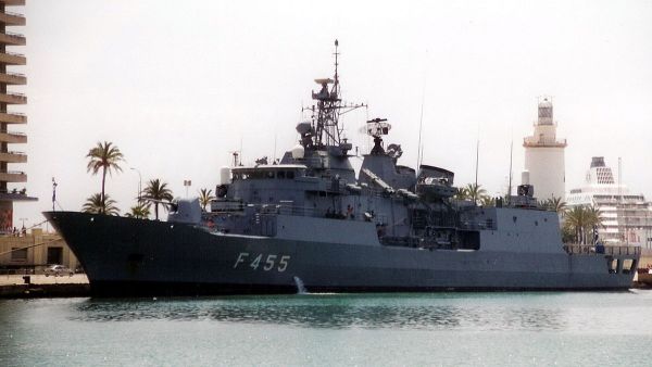 بارجة حربية يونانية