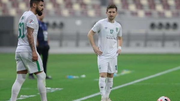 الأهلي يبلغ دور الثمانية