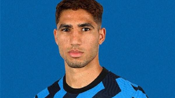 حكيمي بقميص إنتر ميلان