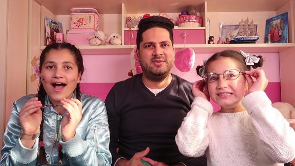 شاهدوا ماذا فعل عمر الصعيدي مع إبنته مجدداً بعد القرصة المشهورة..فيديو! شاهدوا ماذا فعل عمر الصعيدي مع إبنته مجدداً بعد القرصة المشهورة..فيديو!