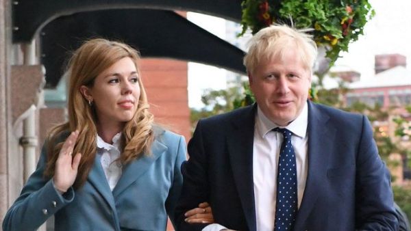 Boris Johnson and Carrie Symonds  (Twitter)