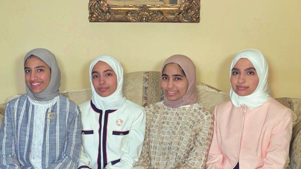 منيرة ومريم وهيا ودلال