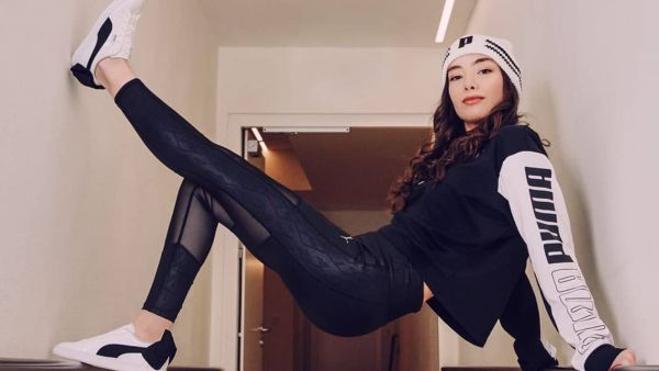 Neslihan Atagül Heats up Summer in Black Bikini (Pictures)