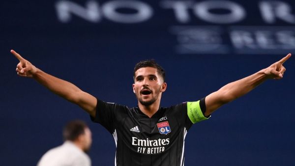 The club legend wants the Gunners boss to wrap up a deal for the French midfielder before the transfer window shuts on October 5 (Photo: AFP)