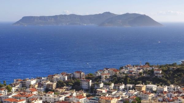 جزيرة كاستيلوريزو اليونانية