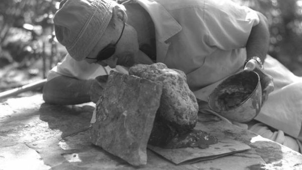 رئيس أركان الجيش ووزير الحرب الإسرائيلي الأسبق موشي ديان