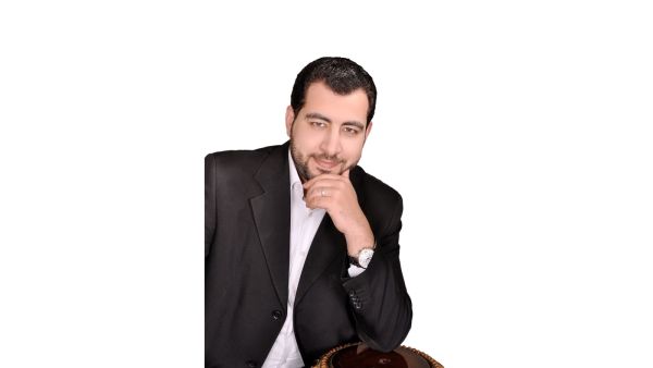 تعرف على الكاتب المصري كريم الشاذلي
