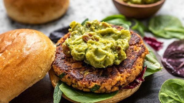 برجر السلمون بالكاجون