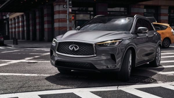 اكتشف إنفينيتي QX50 من إنفينيتي البابطين صممت لتركز على مطلباتك بشكل كامل 