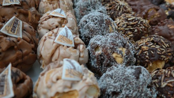 وصفة كرات الشوكولاتة بالبندق