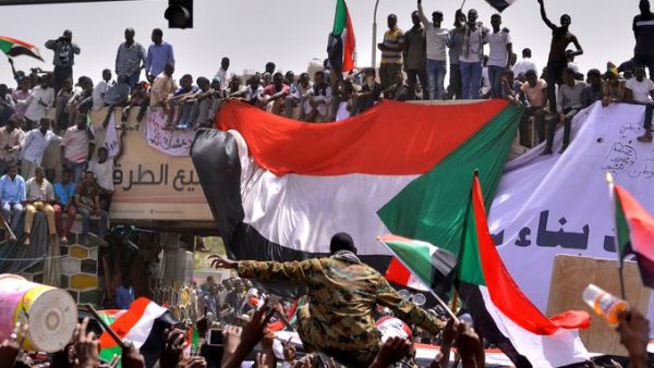 Protesters shut Sudanese port in protest of peace deal (Twitter)