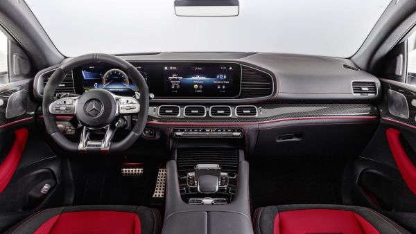 سيارة Mercedes-AMG GLE 53 4MATIC+ كوبيه: نجمة جديدة ترسي معاييرها الخاصة للأداء القوي على الطرق بالسلطنة