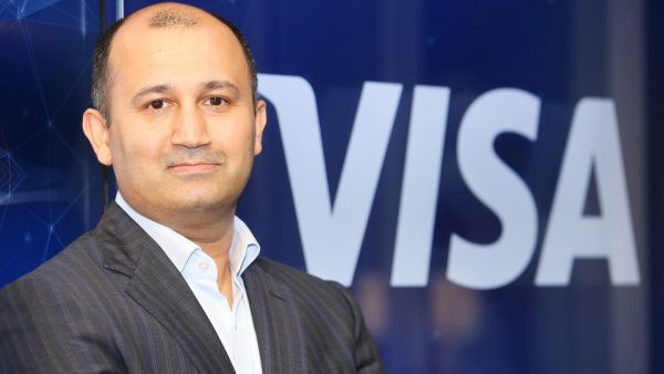 شهباز خان، مدير عام "فيزا" في دولة الإمارات بنك الإمارات دبي الوطني يطلق بطاقة فيزا فليكسي الائتمانية الأولى من نوعها على مستوى العالم