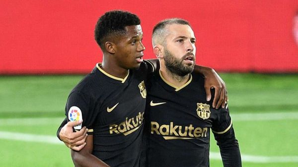 فاتي (يسار) يواصل التألق