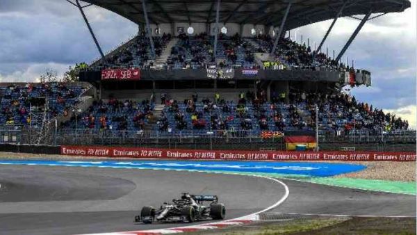 هاميلتون يؤكد علو كعبه