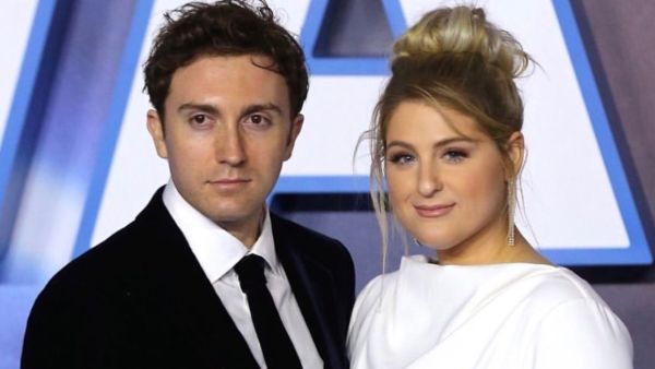 Meghan and Daryl wed in December 2018 in a beautiful backyard ceremony 