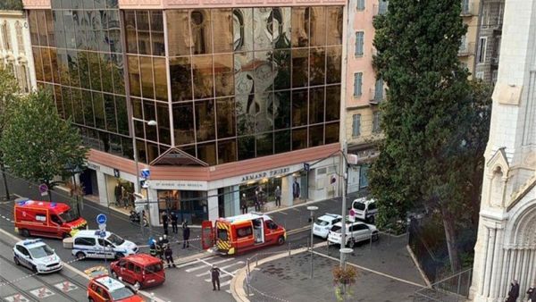 هجوم بسكين بالقرب من كنيسة في مدينة نيس الفرنسية