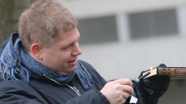 المتطرف الدنماركي معروف عنه معاداته للإسلام