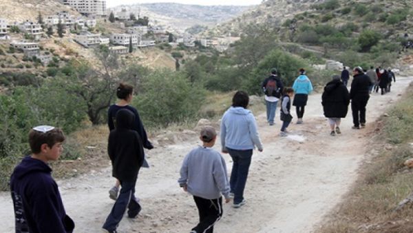 مستوطنون في جبال نابلس 