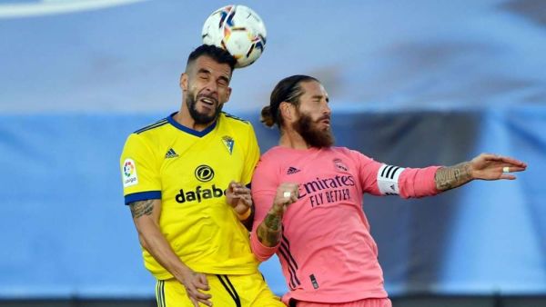 سيرخيو راموس (يمين)