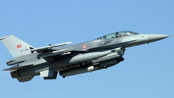 مقاتلة تركية