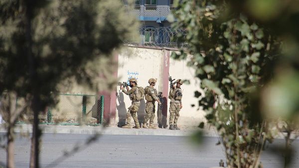  خفض عدد القوات في أفغانستان إلى 2500 بحلول أوائل2021 .