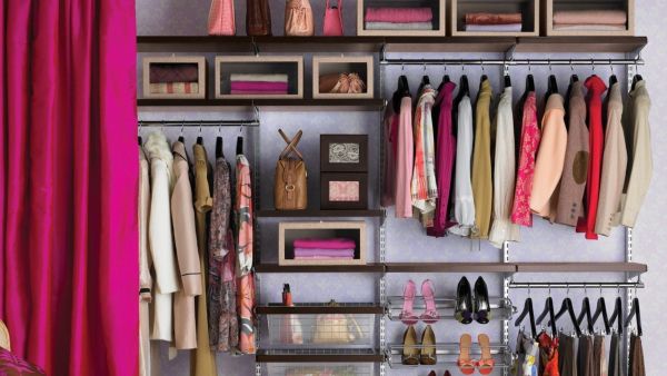 يجدر اختيار مقابض الخزانة بصورة تتناسب مع تصميمها  يجدر اختيار مقابض الخزانة بصورة تتناسب مع تصميمها