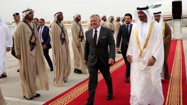 Sheikh Mohamed bin Zayed receives King Abdullah II at Al Bateen Airport. (AFP/ File)
