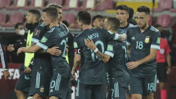 الأرجنتين تواصل مطاردة البرازيل