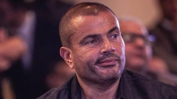 Give Me Your Phone! Shocking Video of Amr Diab Attacking a Fan for Taking Pictures of Him