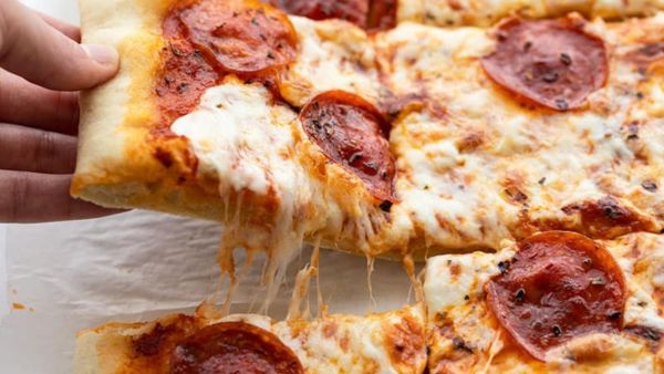 عجينة البيتزا بدون خميرة